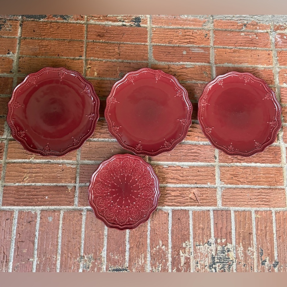 Set of 4 Pioneer Woman Farmhouse Lace Claret Dinner & Salad Plates